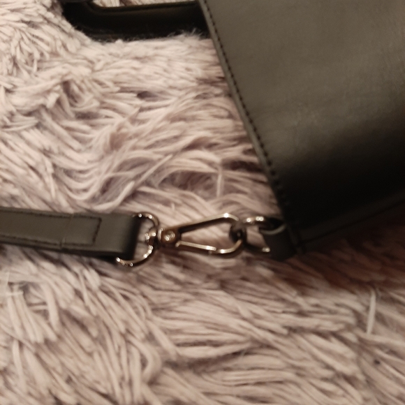 Simply Vera Wang Purse - Picture 13 of 14